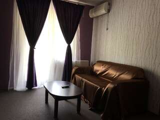 Отель Imeri Park Hotel Кутаиси Двухместный номер Делюкс с 1 кроватью (для 2 взрослых и 1 ребенка)-1
