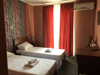 Отель Imeri Park Hotel Кутаиси Стандартный двухместный номер с 1 кроватью или 2 отдельными кроватями-2